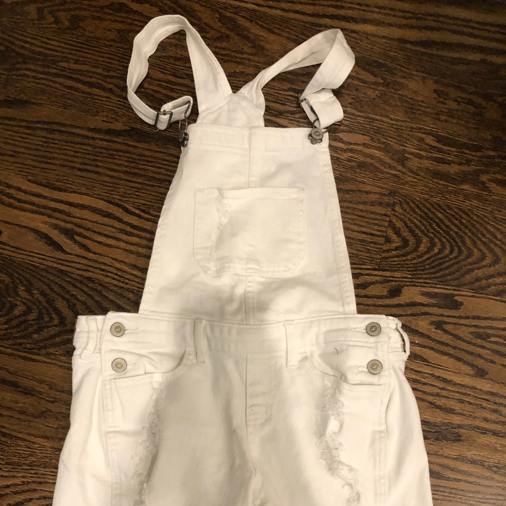 Hollister white boyfriend short overalls
